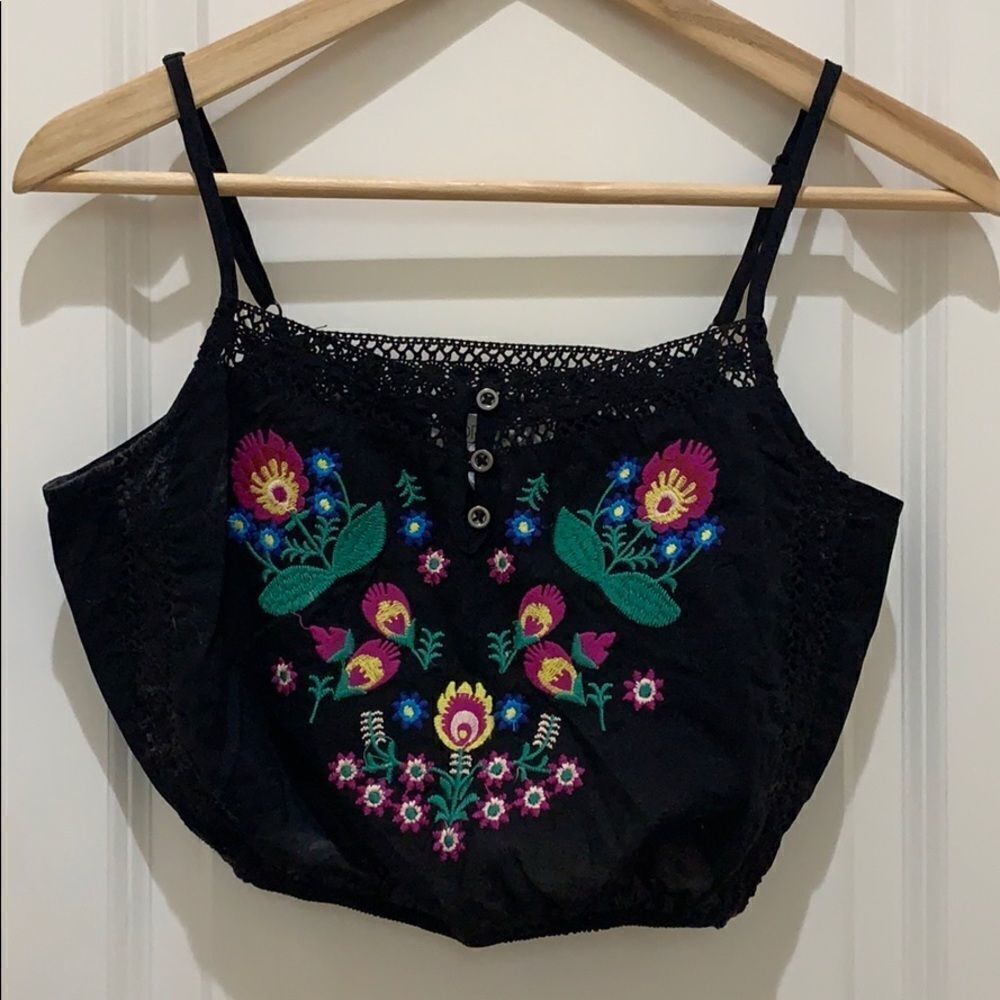 🌟 Forever 21 Crop Top - Size Small (NWOT)